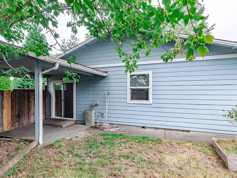 5649 46th Ln SE — Photo 6