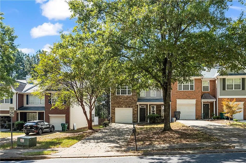 4 bed, 3.0 bath, 1707 sqft, $2,400 — Photo 1