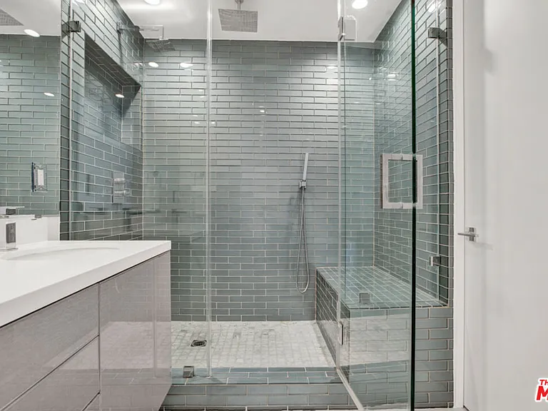 1100 Alta Loma Rd #1103 — Photo 27