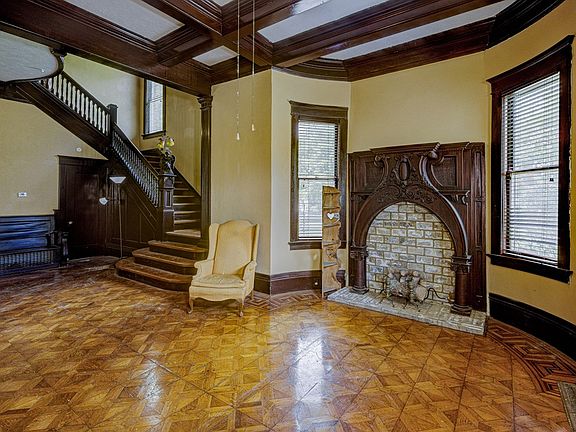 2nd image of 1111 South St