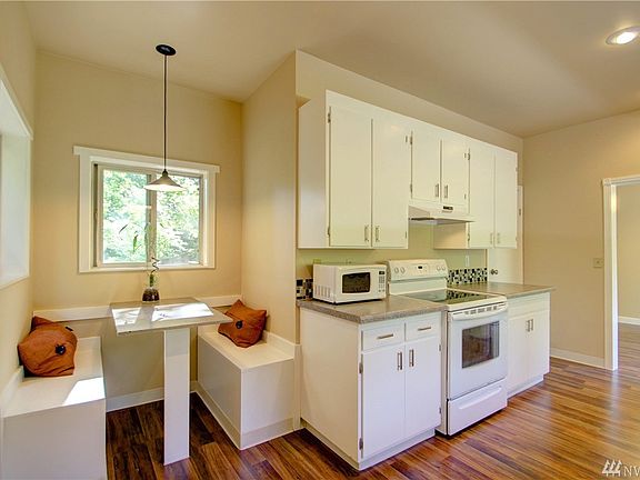 5th image of 3039 Sauk Dr
