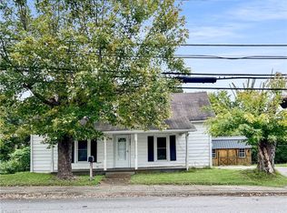 1008 Hinshaw St, North Wilkesboro, NC 28659