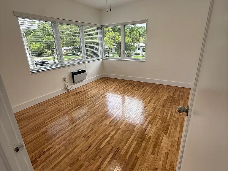 406 Malaga Ave #3 — Photo 4