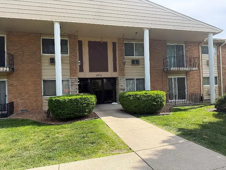 8994 Kennedy Dr #1E — Photo 1