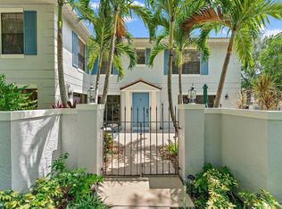 352 Prestwick Cir APT 2, Palm Beach Gardens, FL 33418