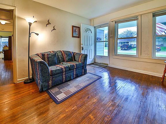 3rd image of 1005 Trimm Ave