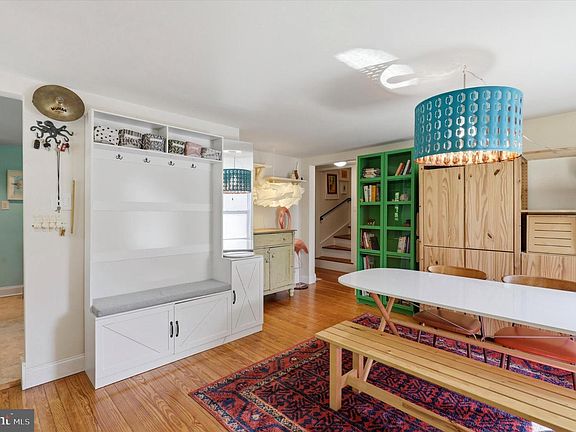 4th image of 113 Belmont Ave