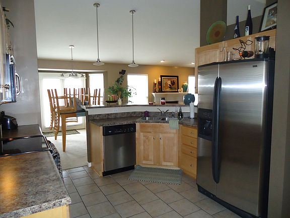 Kitchen, stainless steel appliances