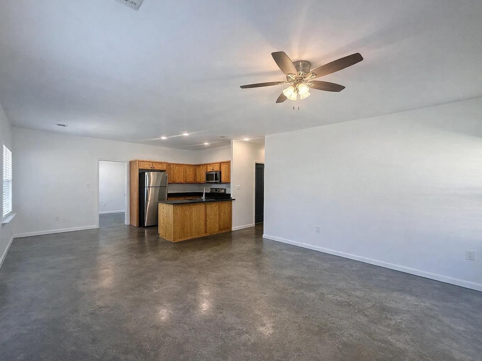 322 East Maple Street - A — Photo 3