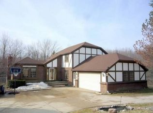 9945 Gibbs Rd, Clarkston, MI 48348