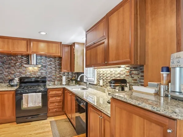 6-6R Fairview Ave, Swampscott, MA 01907