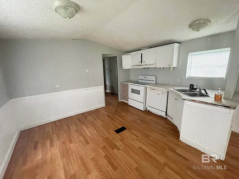 199 Robin Cir — Photo 5
