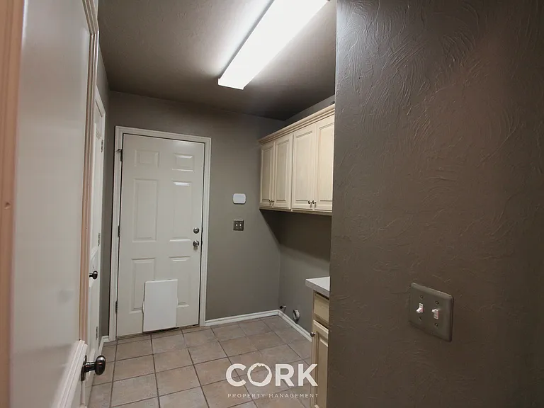 2808 Stonebrook Rd — Photo 77