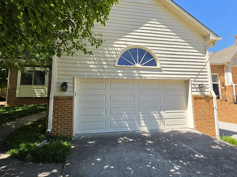 909 Miles Ct — Photo 4