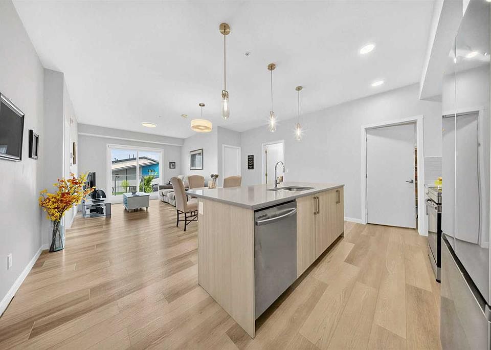 1st image of 220 E Seton Grv SE #1211