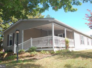 447 Manor House Ln, Souderton, PA 18964