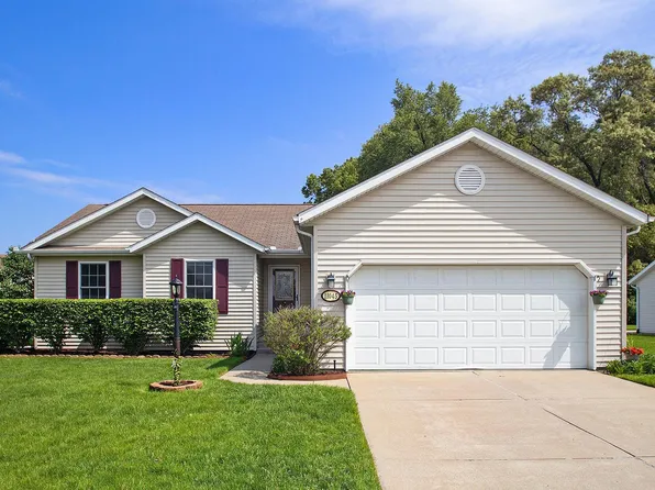11045 Golden Pheasant Dr, Osceola, IN 46561