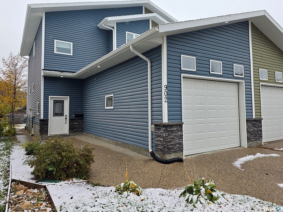 1st image of 902 CONNAUGHT Street