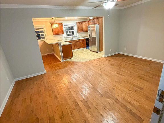 4th image of 130 Powder Horn Rd