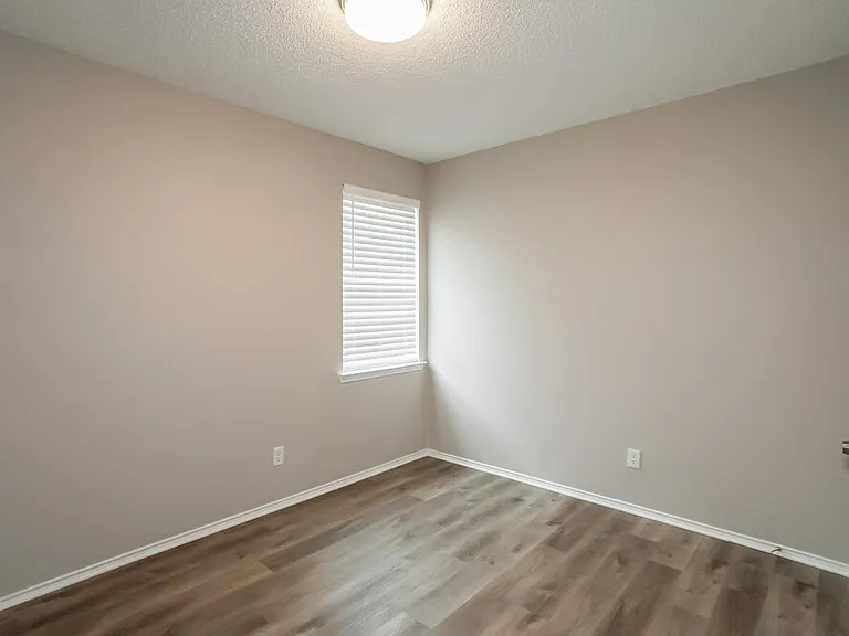 7213 Park Creek Cir W — Photo 12