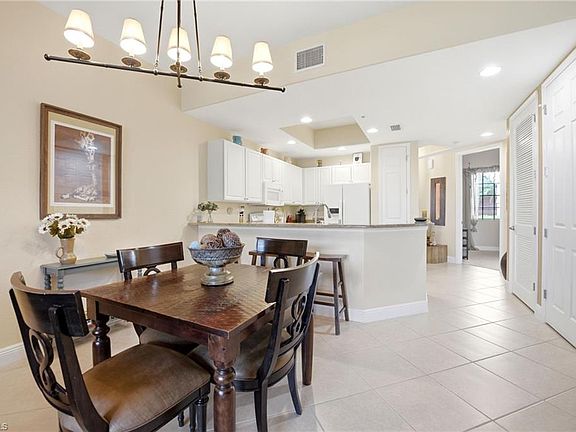4th image of 13780 Julias WAY #1012