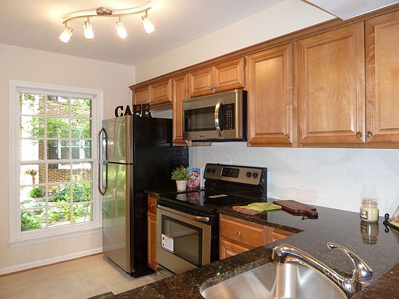 Brand New Updated Kitchen 