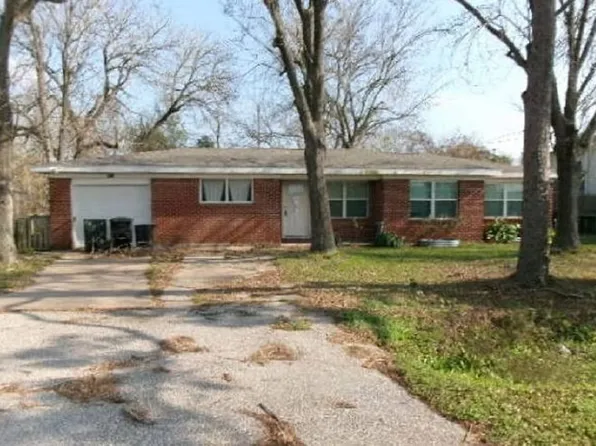 6623 Texas St, Hitchcock, TX 77563