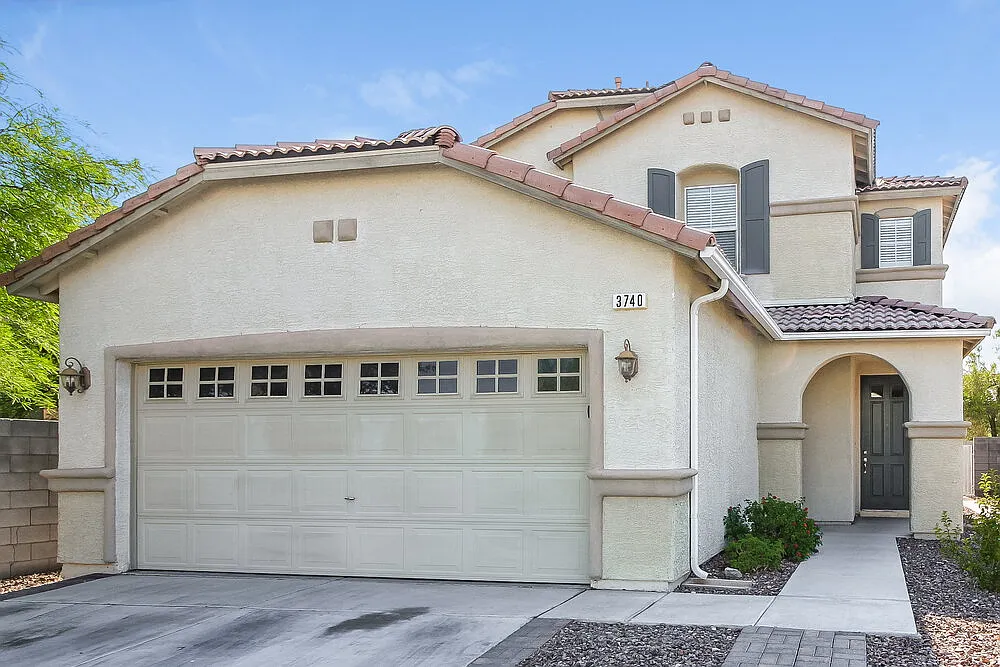 5 bed, 3.0 bath, 2544 sqft, $2,715 — Photo 1