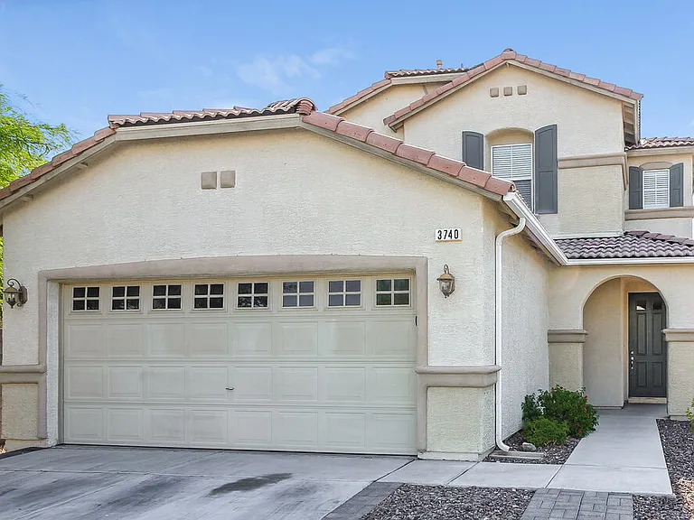 3740 Dustin Lee St — Photo 1