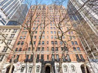 210 E Pearson St APT 4C, Chicago, IL