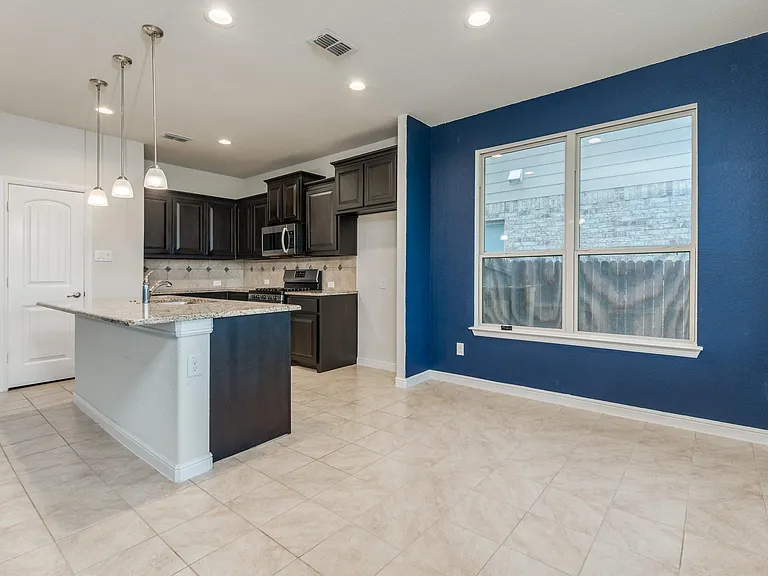 9921 Wynndel Trl — Photo 6
