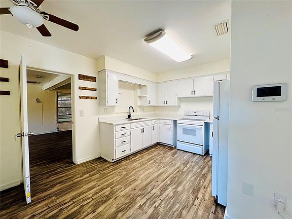 3rd image of 501 Avenue G SE #A
