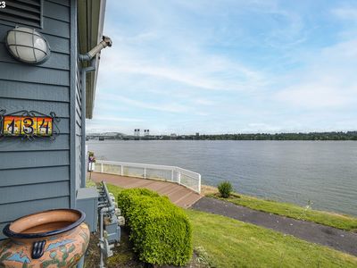 134 N Hayden Bay Dr, Portland, OR, 97217