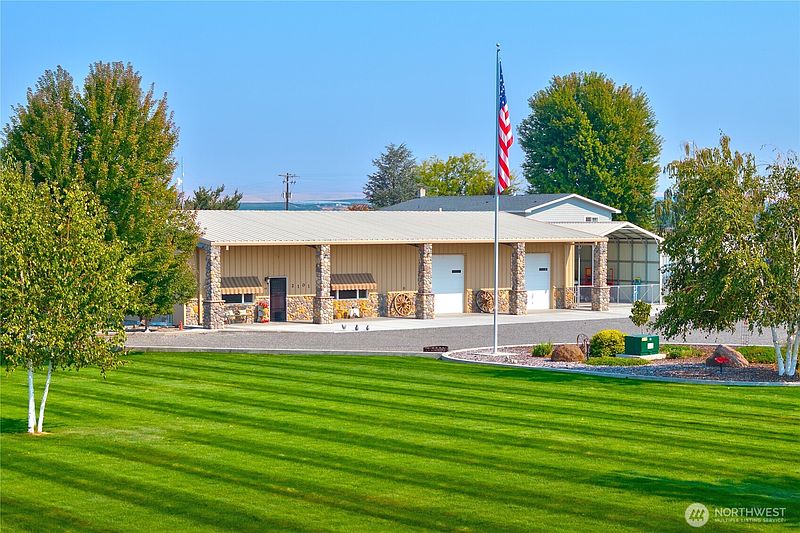2nd image of 2101 Forsell Road