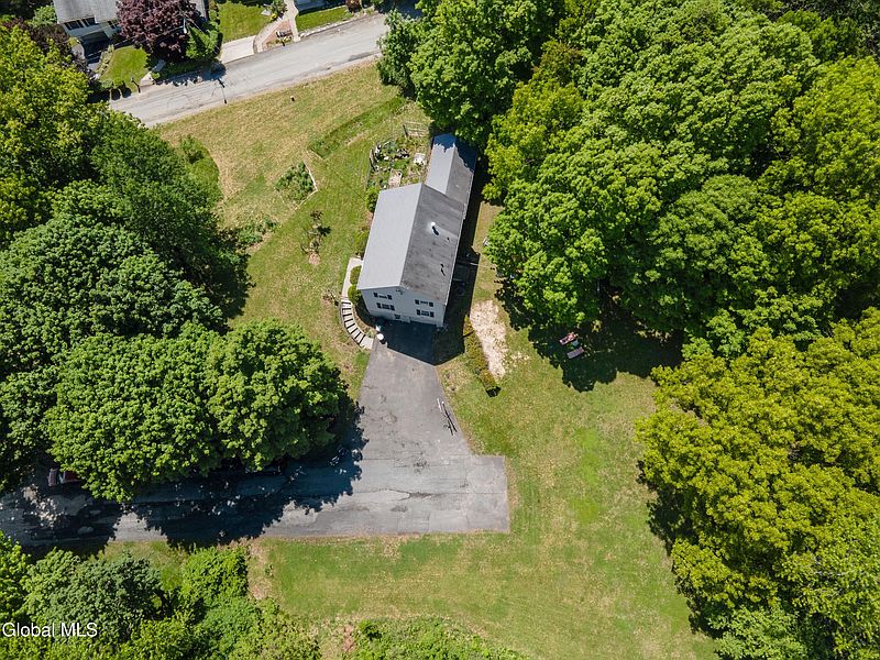 3rd image of 21 Nassau Street