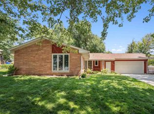 3360 Circle Dr NE, Cedar Rapids, IA 52402