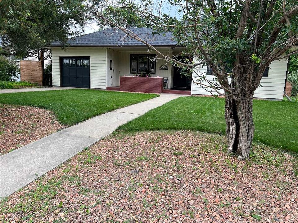 1st image of 302 Prospect Dr SW