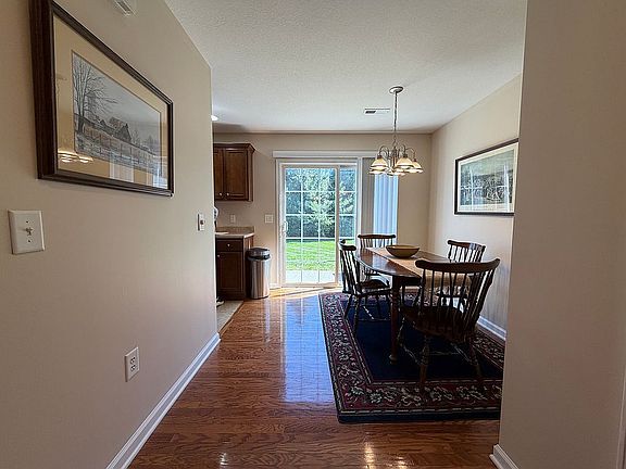5th image of 2121 S Greenwood Dr APT 403