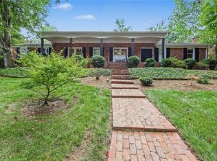 950 Croyden St, High Point, NC 27262