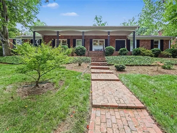 950 Croyden St, High Point, NC 27262