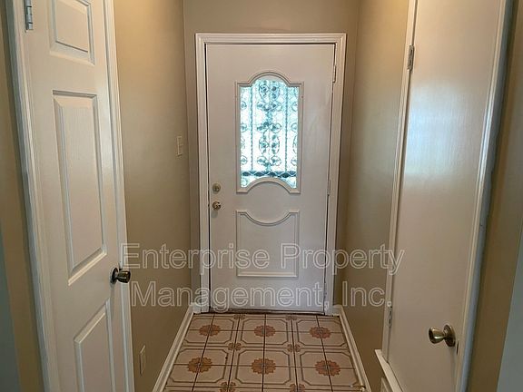 3rd image of 6030 Cottage Hill Dr
