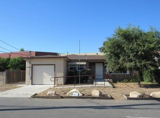 2082 Thibodo Rd, Vista, CA 92081