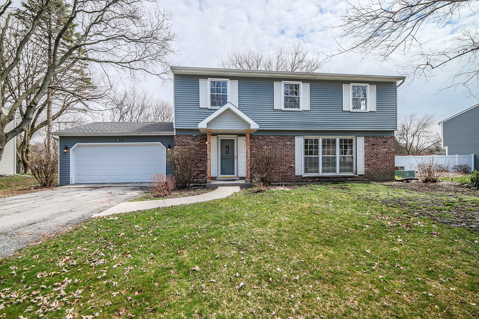 2S525 Kiowa Dr photo 1