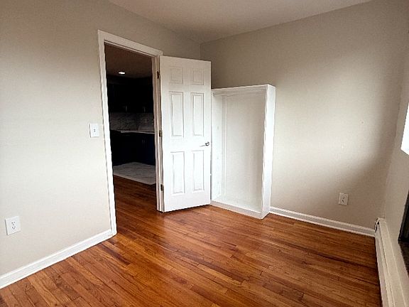4th image of 342 Roseville Ave APT 8C