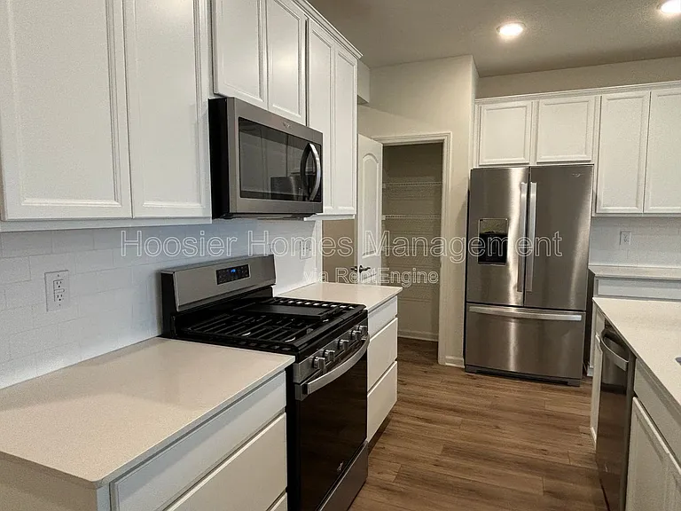 7255 Shroyer Way — Photo 4