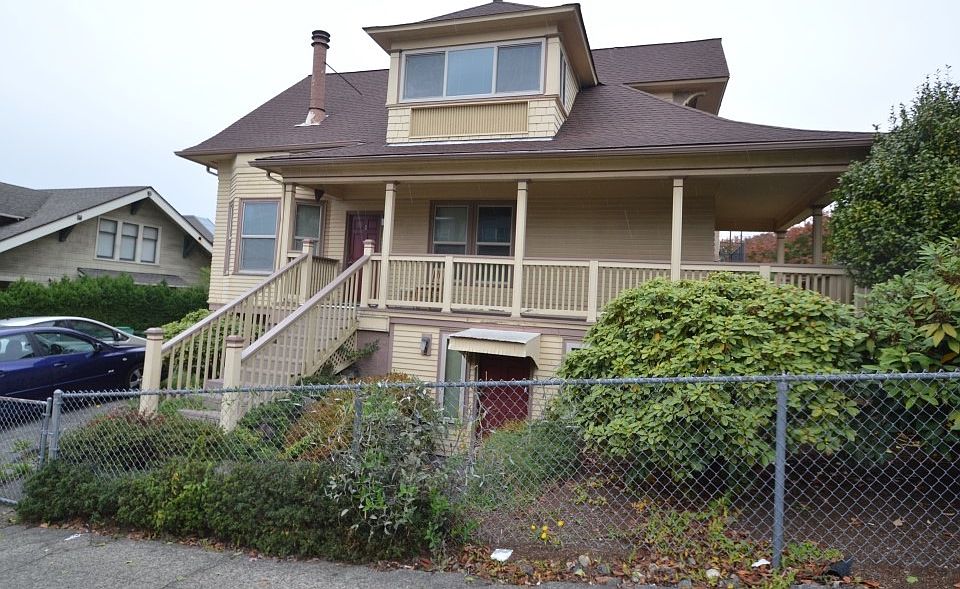 1st image of 2303 Franklin Ave E APT 1