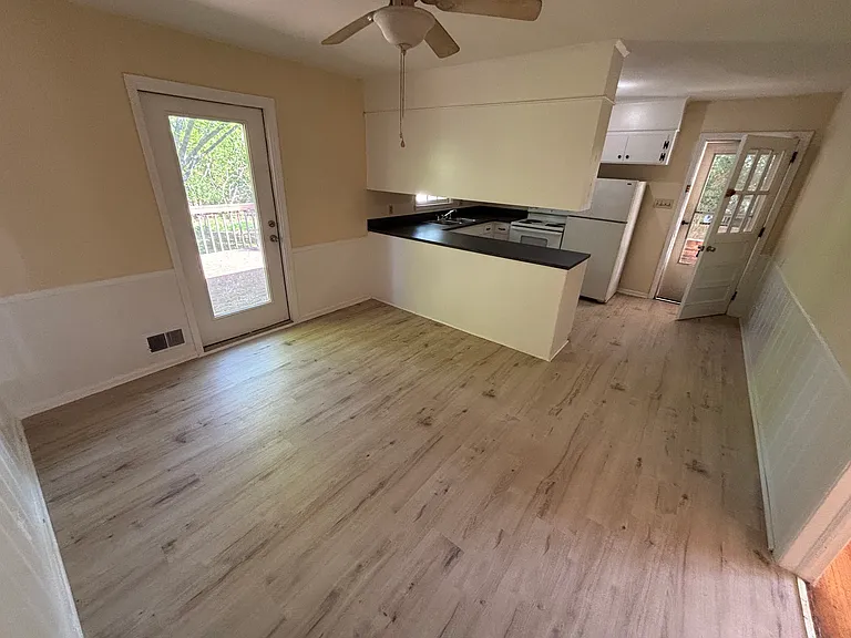 1084 Maryland Ave — Photo 3