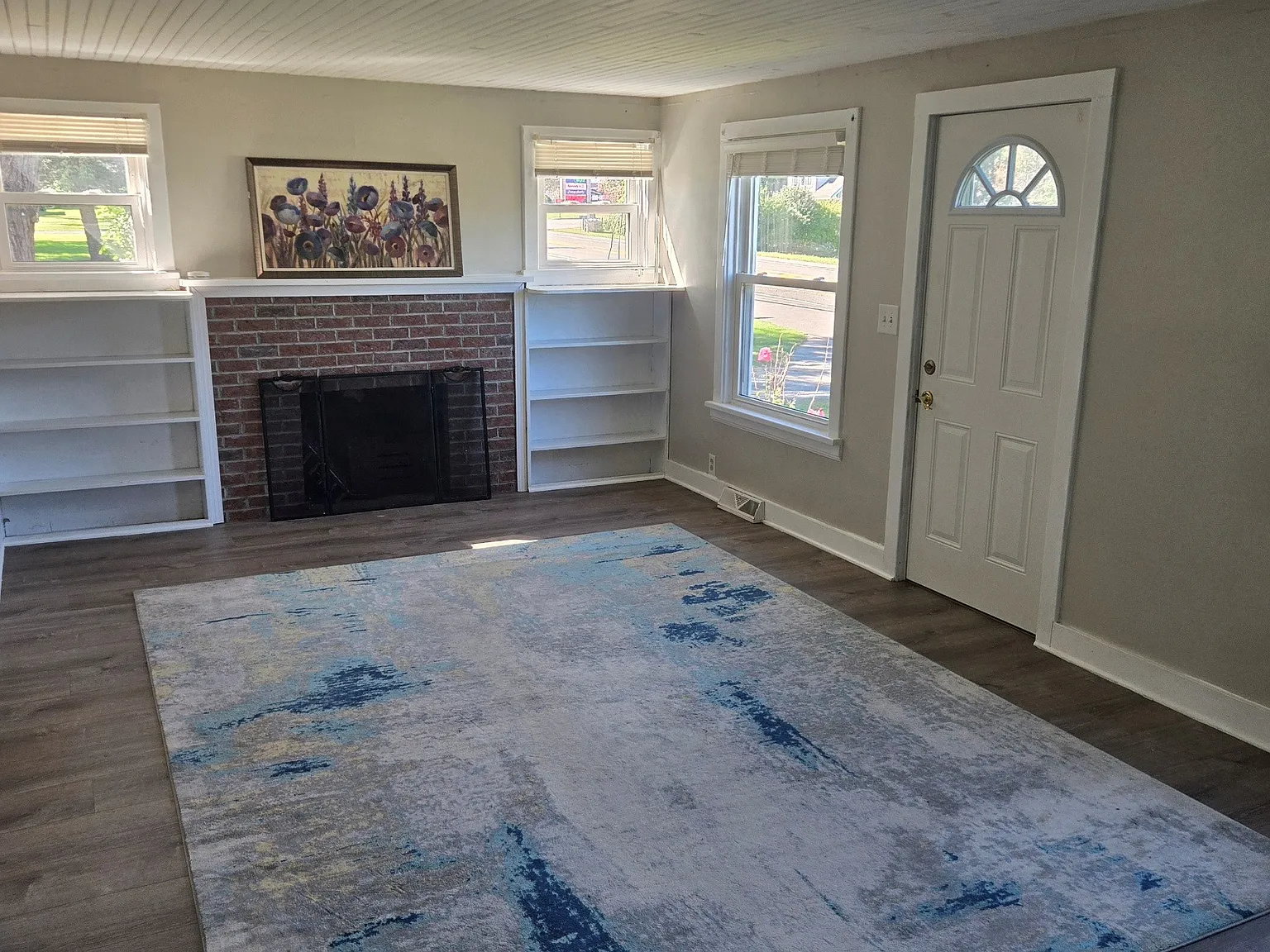 3 bed, 1.5 bath, 1600 sqft, $1,800 — Photo 2