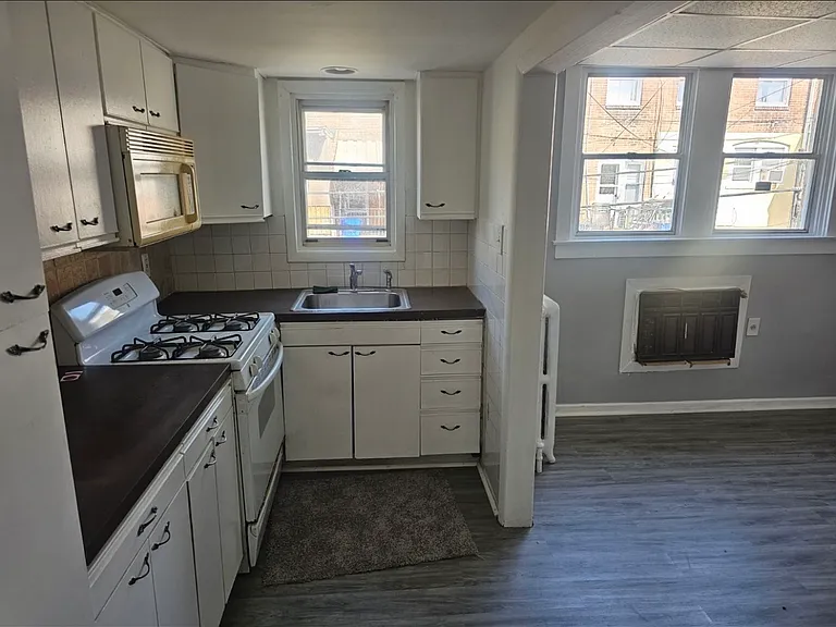 6737 Guyer Ave — Photo 2