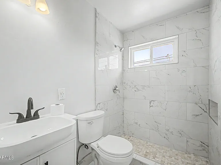 1823 E Sunland Ave — Photo 19